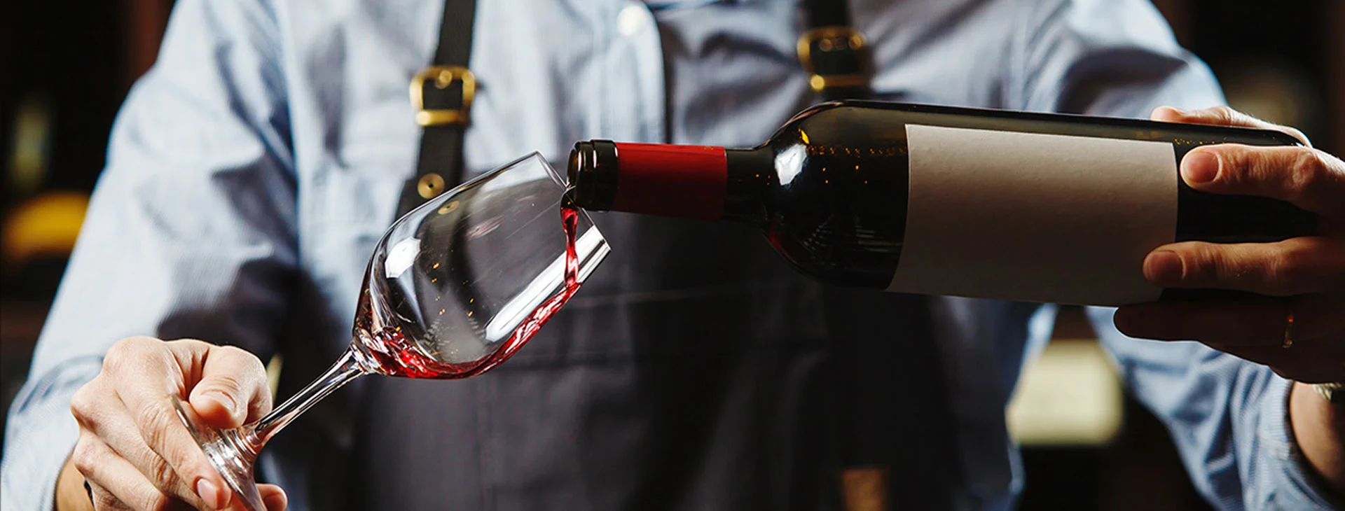 The unwritten rules of proper wine serving